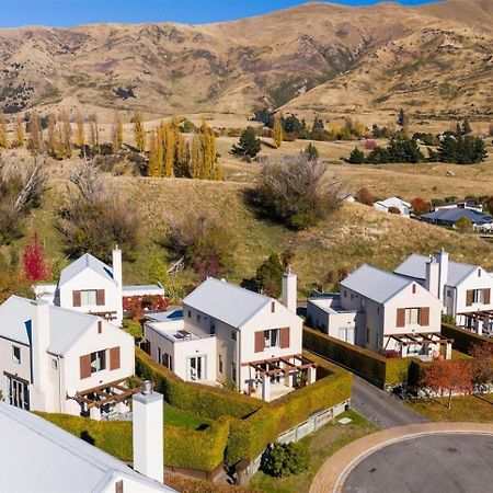 A Home Away From Home In Wanaka Exterior photo