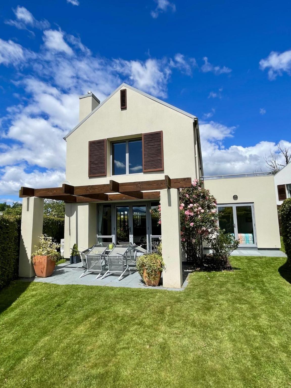 A Home Away From Home In Wanaka Exterior photo
